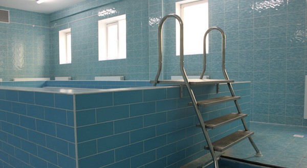 лестница в бассейн из нержавейки фото