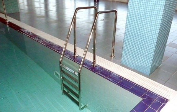 лестница для бассейна фото